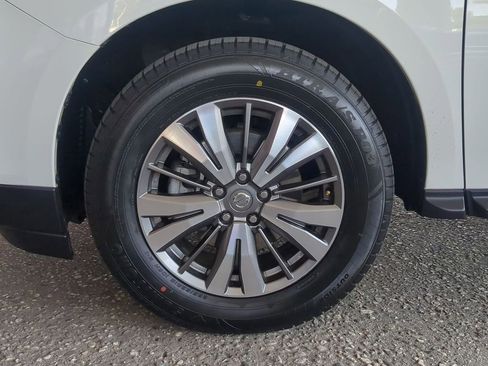 Used 2020 Nissan Pathfinder SV image 35