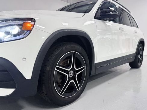 Used 2022 Mercedes-Benz GLB 250 4MATIC image 8