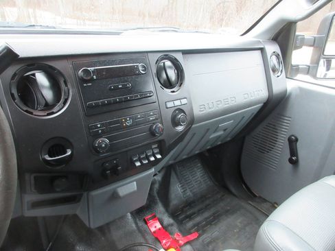 Used 2015 Ford F450 XL w/ Snow Plow Prep Package image 31