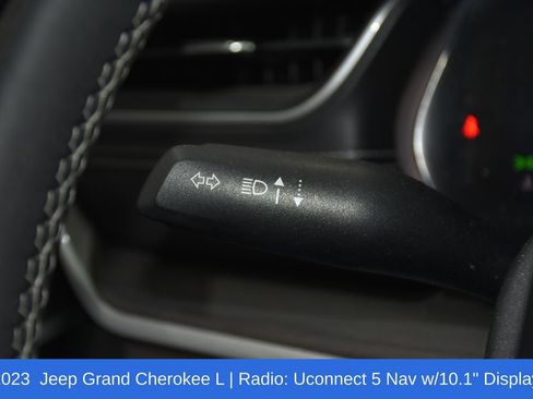 Used 2023 Jeep Grand Cherokee L Limited w/ Luxury Tech Group II AWD/4WD image 11