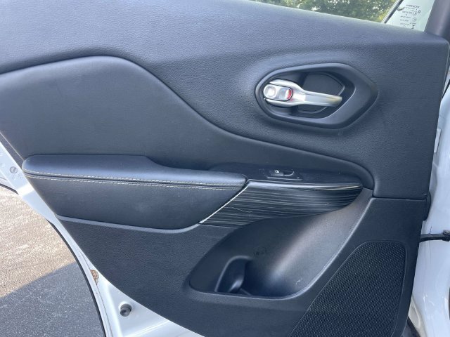 Used 2014 Jeep Cherokee Limited FWD image 11