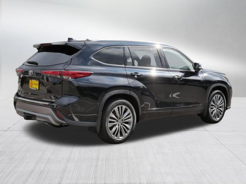 Used 2022 Toyota Highlander Platinum AWD/4WD image 8