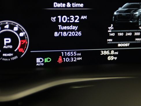 Used 2024 Audi RS Q8 AWD/4WD image 21