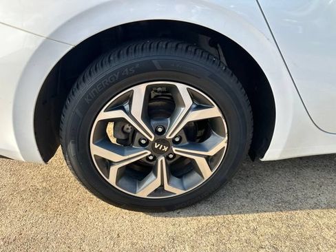 Used 2019 Kia Forte LXS FWD image 28