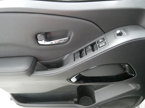 Used 2023 Nissan Frontier SV w/ Midnight Edition Package image 19