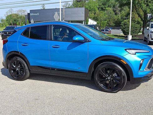 Used 2025 Buick Encore GX Sport Touring w/ Comfort Package FWD image 9