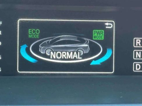 Used 2016 Toyota Prius Three w/ Advanced Technology Package image 15