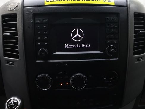 Used 2018 Mercedes-Benz Sprinter 2500 image 17