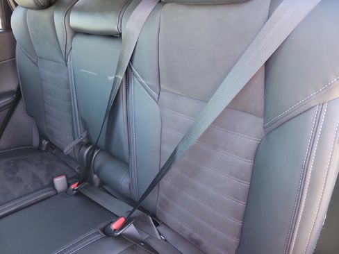 Used 2024 Mitsubishi Outlander SE image 10