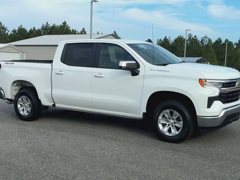 Used 2026 Chevrolet Silverado 1500 LT AWD/4WD image 2