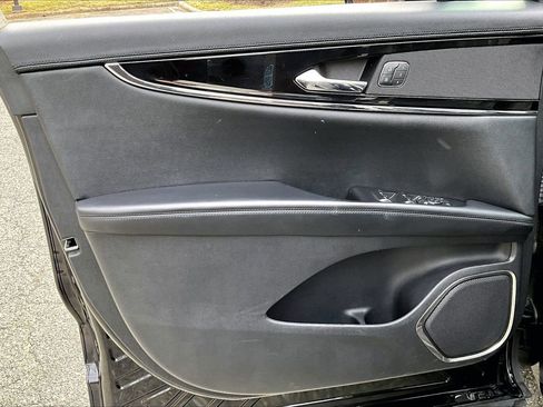 Used 2022 Lincoln Nautilus Reserve image 27