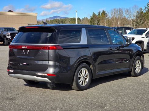 Used 2024 Kia Carnival LX image 19