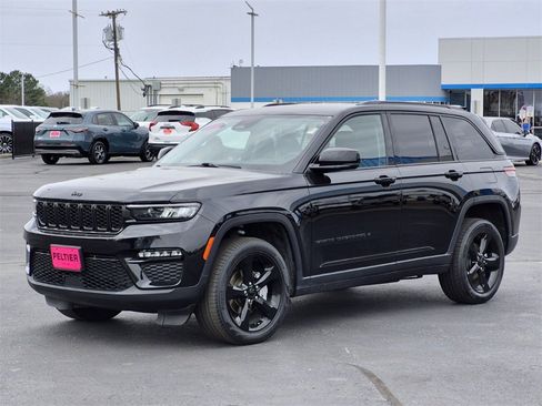Used 2023 Jeep Grand Cherokee Limited w/ Black Appearance Package image 3