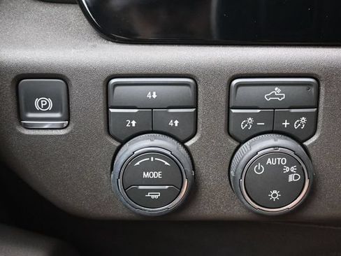 Used 2026 Chevrolet Silverado 2500 LT AWD/4WD image 10