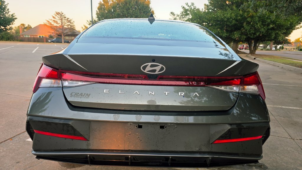 Certified 2025 Hyundai Elantra SE FWD image 16