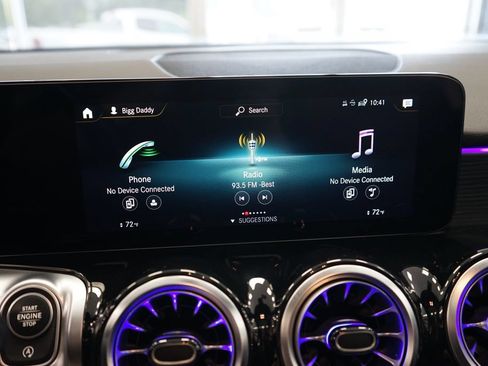 Used 2023 Mercedes-Benz GLB 250 4MATIC w/ Premium Package image 35