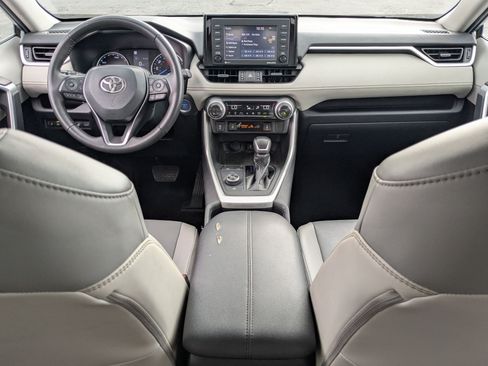 Used 2022 Toyota RAV4 XLE Premium AWD/4WD image 33