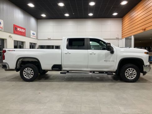 Used 2024 Chevrolet Silverado 2500 LT image 4