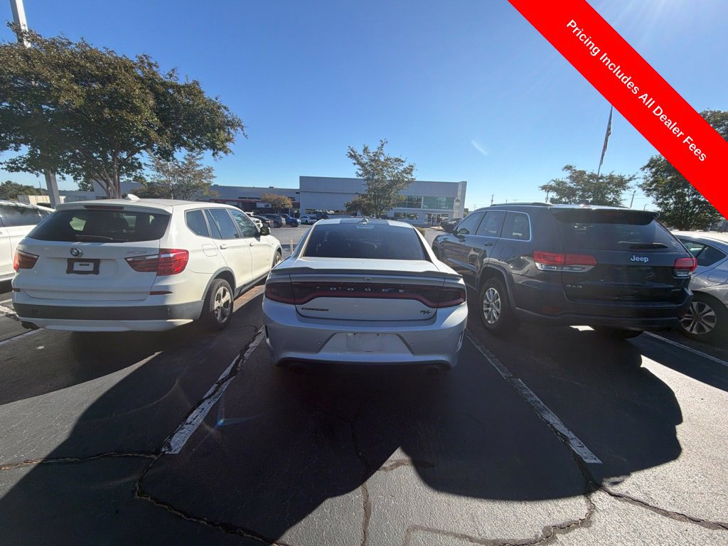 Used 2022 Dodge Charger R/T RWD image 6