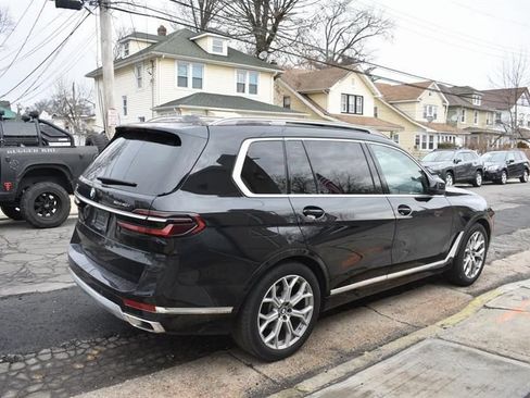 Used 2025 BMW X7 xDrive40i AWD/4WD image 4