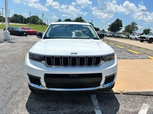 Used 2022 Jeep Grand Cherokee L Limited RWD image 3
