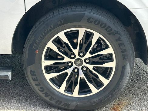 Used 2025 Ford Expedition Max Platinum AWD/4WD image 30