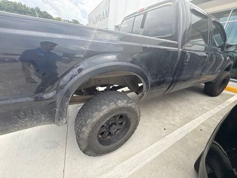 Used 2005 Ford F250 Lariat AWD/4WD image 23