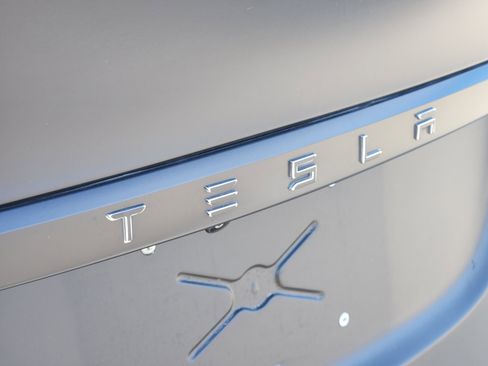 Used 2020 Tesla Model X Long Range image 12