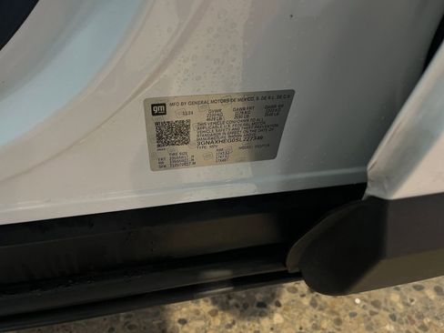 Used 2025 Chevrolet Equinox LT image 29