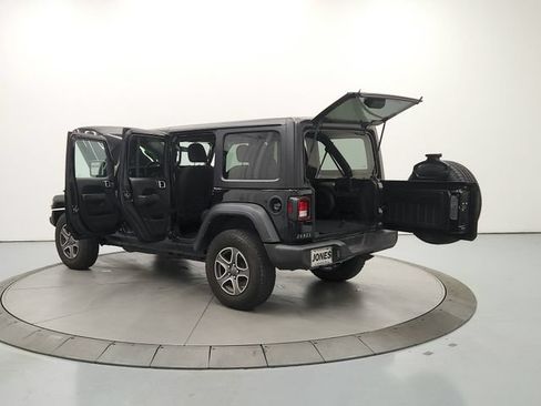 Used 2022 Jeep Wrangler Unlimited Sport AWD/4WD image 14