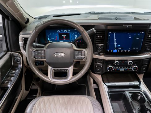 Used 2025 Ford F450 Platinum w/ Platinum Plus Package image 16