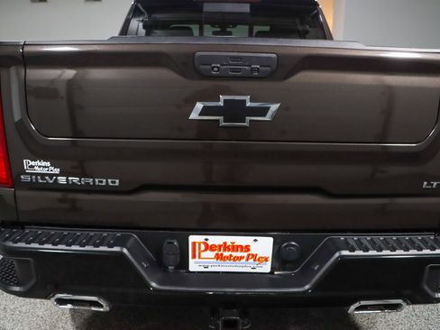 Used 2021 Chevrolet Silverado 1500 LT Trail Boss w/ Convenience Package II AWD/4WD image 8