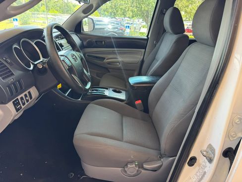 Used 2012 Toyota Tacoma PreRunner w/ Convenience Pkg RWD image 13