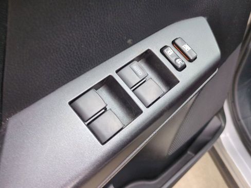 Used 2018 Toyota RAV4 LE image 12