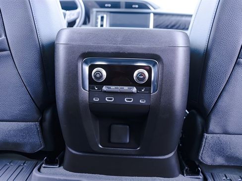 Used 2023 GMC Yukon Denali w/ Denali Reserve Package image 31