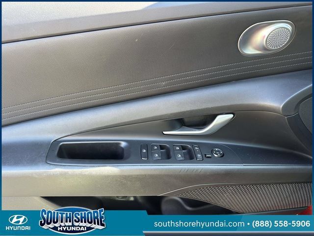 Certified 2024 Hyundai Elantra SEL FWD image 17