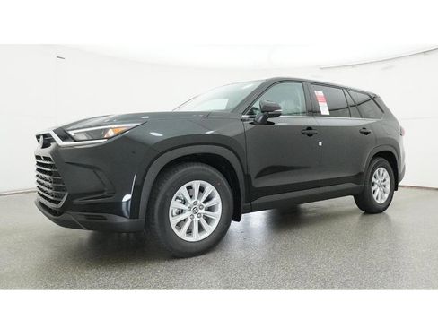 New 2026 Toyota Grand Highlander XLE image 17