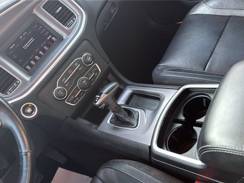 Used 2019 Dodge Charger SXT w/ Leather Interior Group RWD image 16
