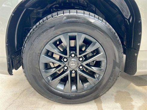 Certified 2023 Lexus GX 460 Premium image 9