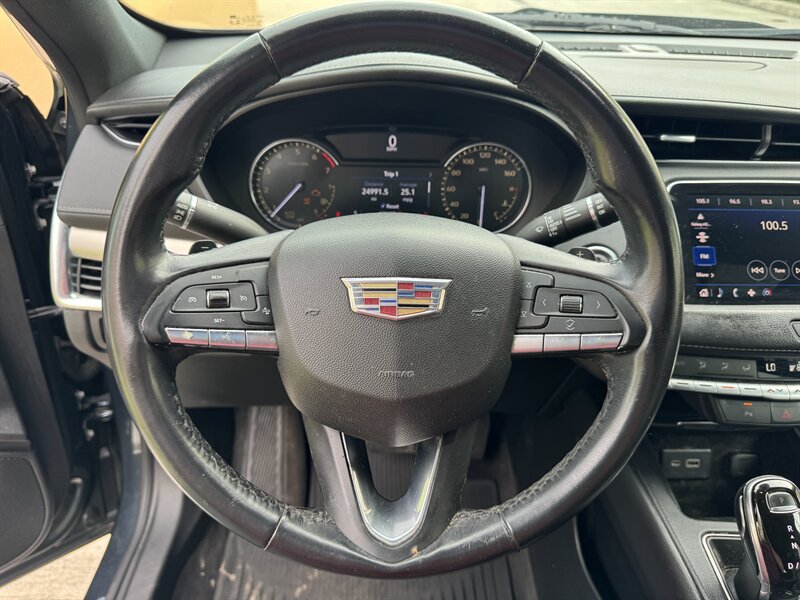 Used 2021 Cadillac XT4 Premium Luxury FWD image 9
