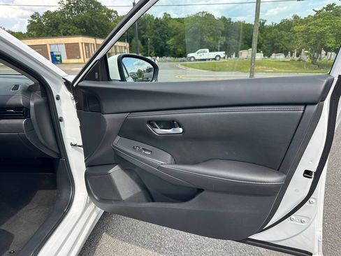 Used 2025 Nissan Sentra SV FWD image 16