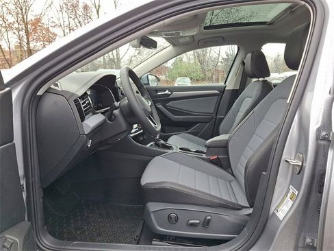 New 2026 Volkswagen Jetta SE image 6