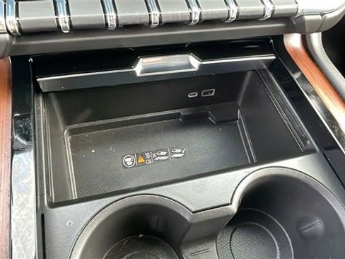 Used 2025 GMC Yukon XL Denali image 17