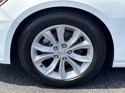 Used 2024 Chevrolet Malibu LT FWD image 21