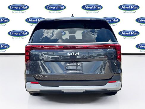 Used 2025 Kia Carnival FWD image 6