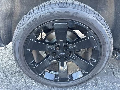 Used 2019 Chevrolet Suburban Premier w/ Premier Plus Edition AWD/4WD image 36