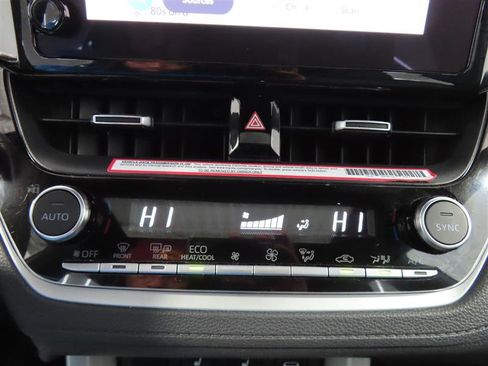 Used 2024 Toyota Corolla Cross AWD Hybrid image 27