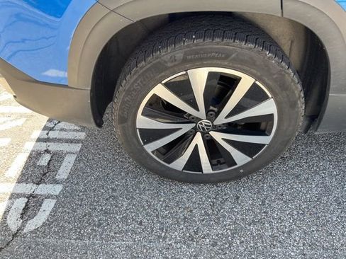 Used 2023 Volkswagen Taos SE w/ Panoramic Sunroof Package image 15