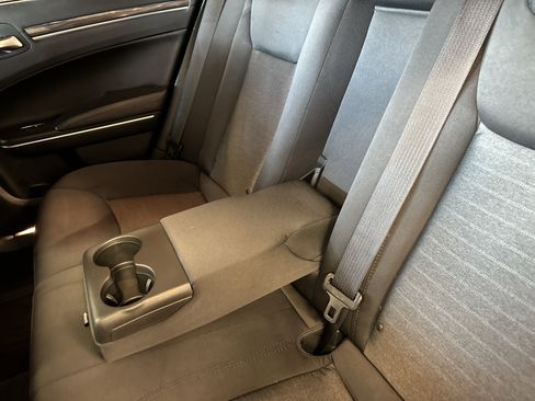 Used 2018 Chrysler 300 Touring w/ Sport Appearance Package image 25