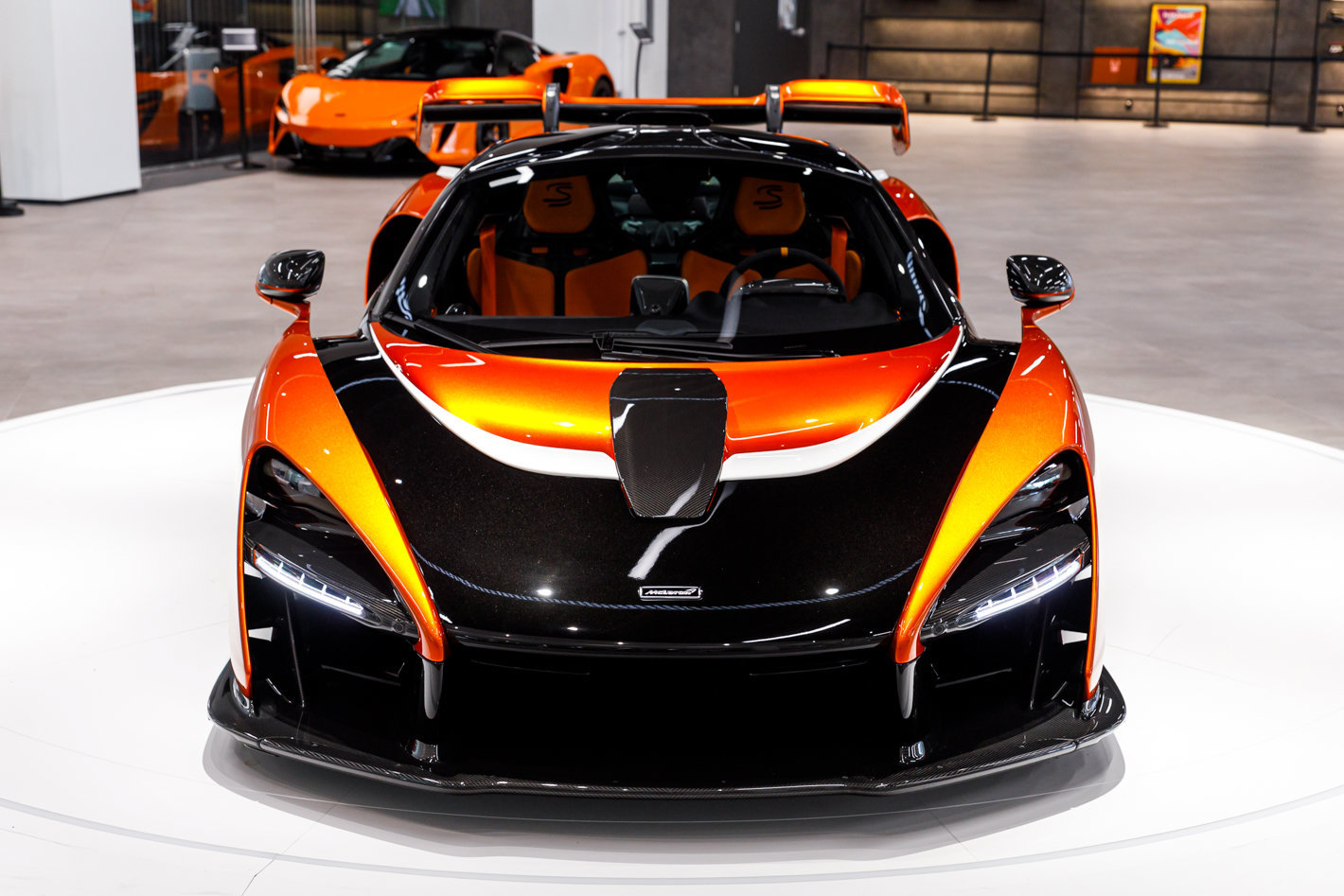 Used 2019 McLaren Senna RWD image 16